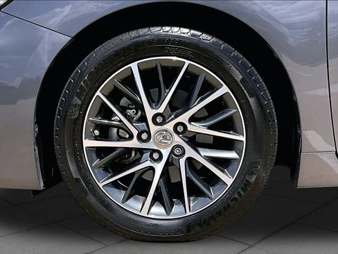 Used 2018 Lexus ES 350 w/ Luxury Package w/Wood Trim FWD image 10