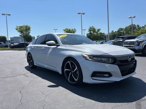 Used 2018 Honda Accord Sport image 4