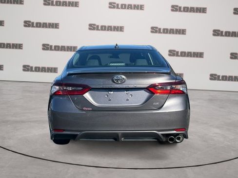 Used 2024 Toyota Camry SE image 4