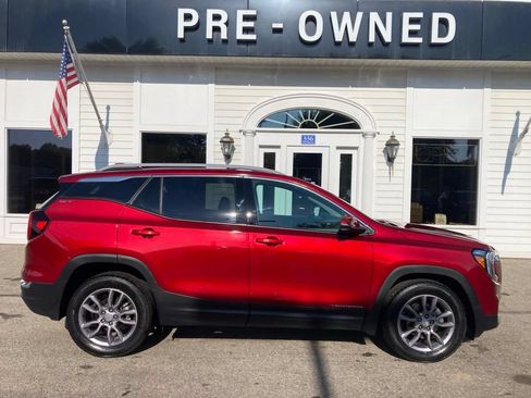 Certified 2023 GMC Terrain SLT w/ Infotainment Package II AWD/4WD image 4