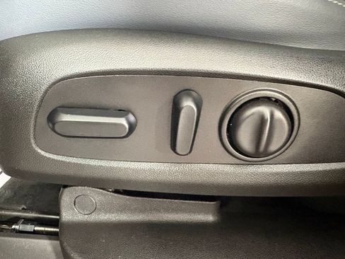 Used 2021 Buick Enclave Essence w/ Sport Touring Edition FWD image 14