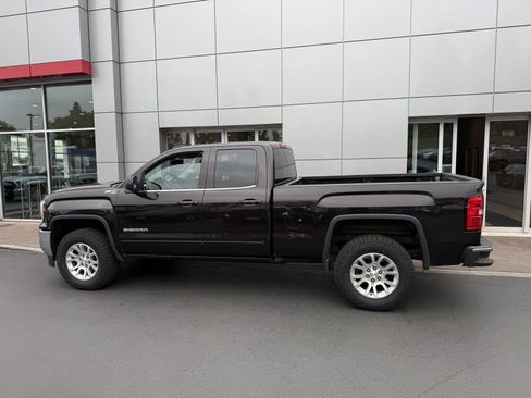 Used 2019 GMC Sierra 1500 SLE w/ SLE Value Package AWD/4WD image 2