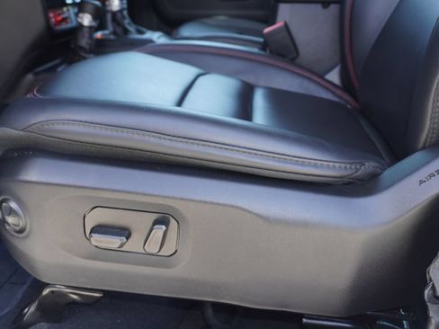 Used 2024 Jeep Wrangler Unlimited Rubicon AWD/4WD image 14
