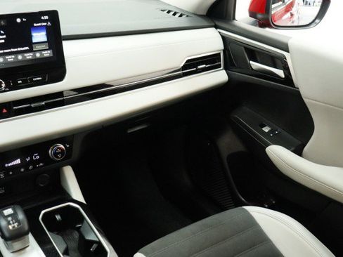 Used 2025 Mitsubishi Outlander SE FWD image 26