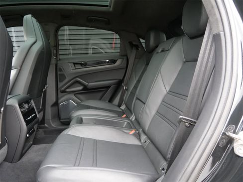 Certified 2026 Porsche Cayenne GTS image 12