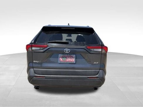 Used 2021 Toyota RAV4 XLE w/ Convenience Package FWD image 4