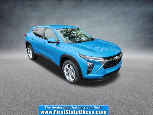New 2026 Chevrolet Trax LS w/ LS Convenience Package FWD image 1
