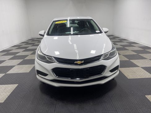 Used 2017 Chevrolet Cruze LT w/ Convenience Package image 7