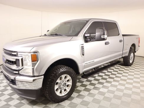 Used 2020 Ford F250 XLT image 9