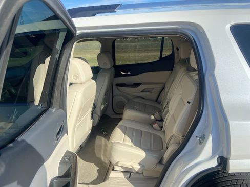 Used 2022 GMC Acadia Denali w/ Denali Ultimate Package image 8