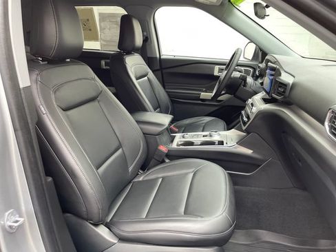 Used 2023 Ford Explorer XLT w/ Equipment Group 202A AWD/4WD image 38