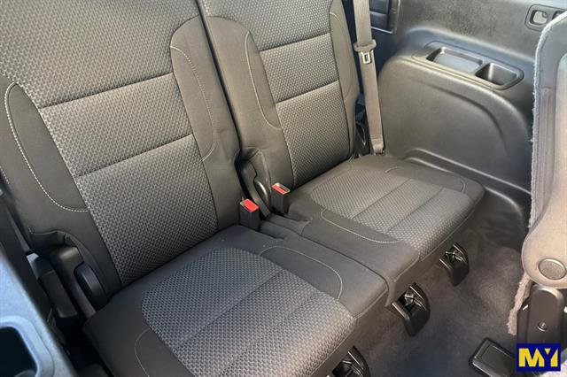 Used 2021 GMC Acadia SLE w/ Driver Convenience Package FWD image 18