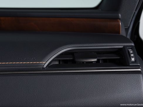 Used 2024 Lexus ES 300h w/ Premium Package image 37