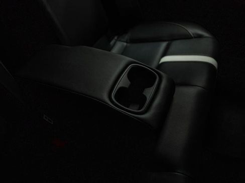 Used 2025 Toyota Camry SE image 12