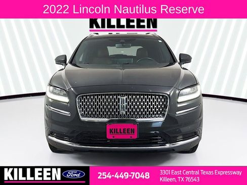 Used 2022 Lincoln Nautilus Reserve FWD image 2