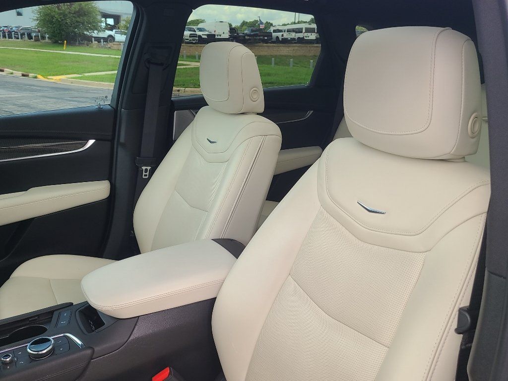 Used 2023 Cadillac XT5 Sportv w/ Technology Package AWD/4WD image 18