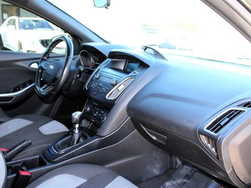 Used 2018 Ford Focus ST image 19