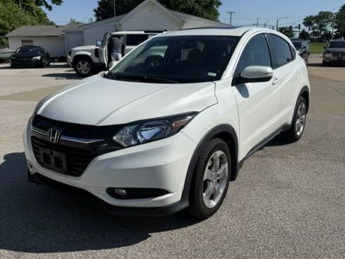 Used 2017 Honda HR-V EX image 2