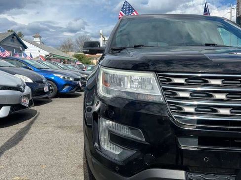 Used 2016 Ford Explorer XLT w/ Equipment Group 202A image 2