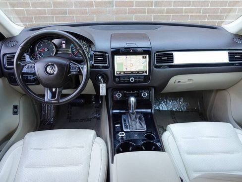 Used 2012 Volkswagen Touareg Sport AWD/4WD image 54