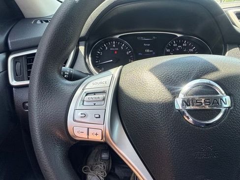 Used 2016 Nissan Rogue S w/ Appearance Package FWD image 18