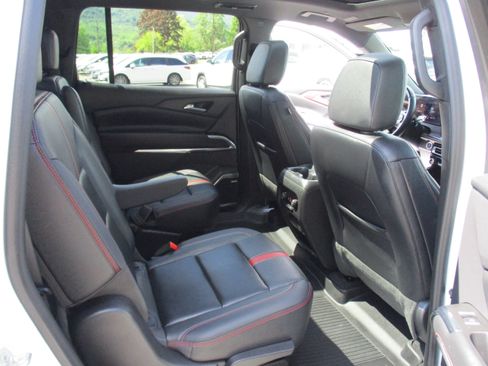 Certified 2024 Chevrolet Traverse RS w/ LPO, Floor Liner Package AWD/4WD image 16