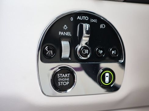Certified 2024 Rolls-Royce Cullinan AWD/4WD image 21