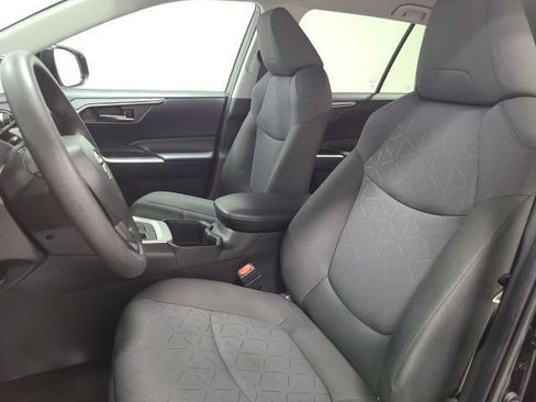 Used 2024 Toyota RAV4 XLE AWD/4WD image 19