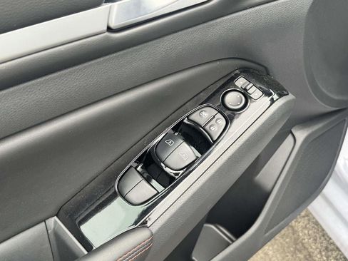 New 2025 Nissan Altima 2.5 SR AWD/4WD image 29