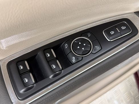 Used 2017 Lincoln Continental Reserve w/ Luxury Package FWD image 11