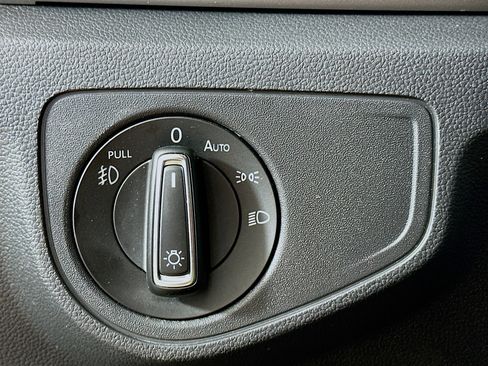 Used 2018 Volkswagen Atlas SE image 17