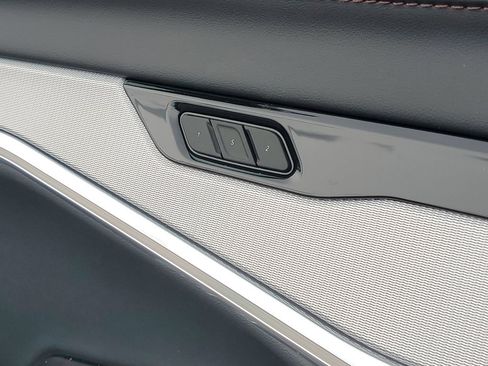 Used 2024 Jeep Wagoneer Launch Edition AWD/4WD image 23