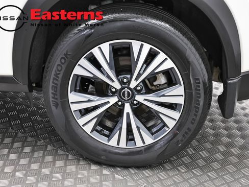 Used 2023 Nissan Rogue SV w/ SV Premium B Package AWD/4WD image 29