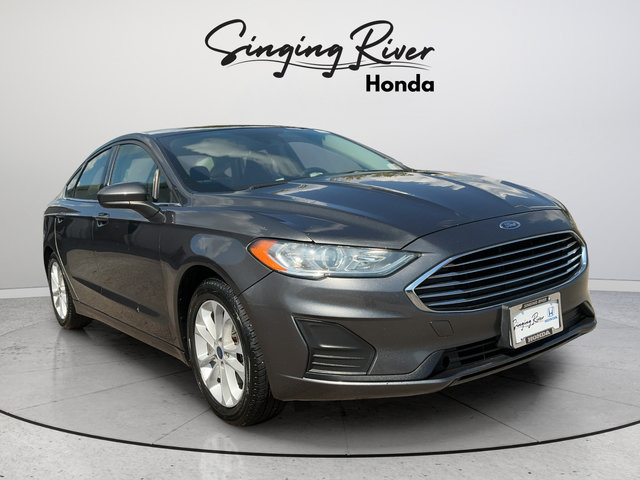 Used 2020 Ford Fusion SE FWD image 1