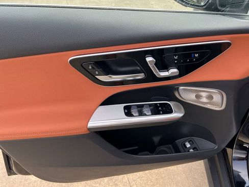 Used 2026 Mercedes-Benz GLC 350e 4MATIC image 12