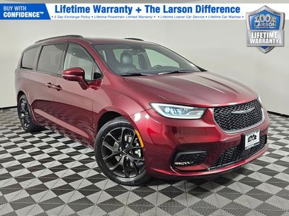 Used 2021 Chrysler Pacifica Touring-L w/ Uconnect Theater Family Group