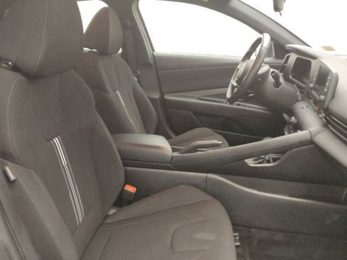 Used 2025 Hyundai Elantra Sport FWD image 21