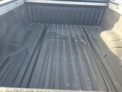 Used 2017 Nissan Titan SL w/ Chrome Package RWD image 6