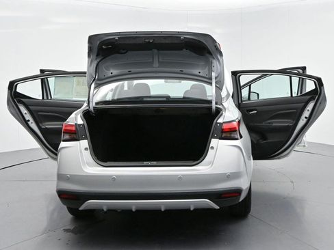 Used 2023 Nissan Versa SV FWD image 40