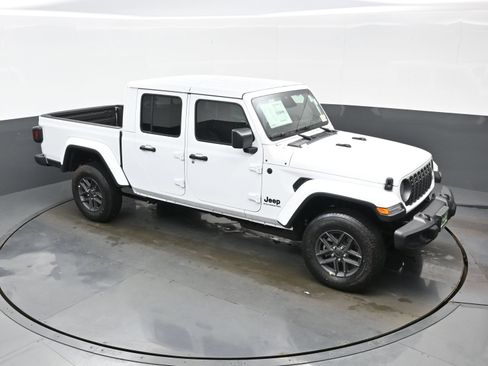New 2026 Jeep Gladiator Sport AWD/4WD image 27