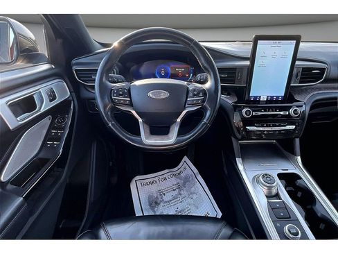 Used 2022 Ford Explorer Platinum w/ Equipment Group 601A AWD/4WD image 7