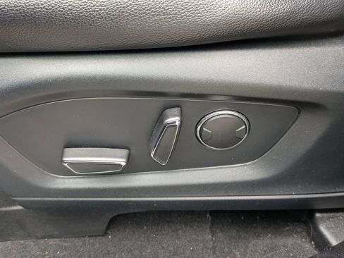 Used 2020 Ford Explorer Limited RWD image 25