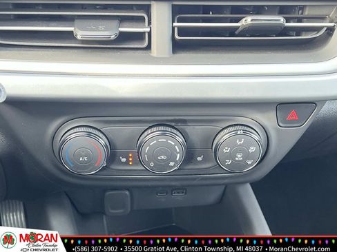 Certified 2024 Chevrolet Trax RS w/ Driver Confidence Package image 21