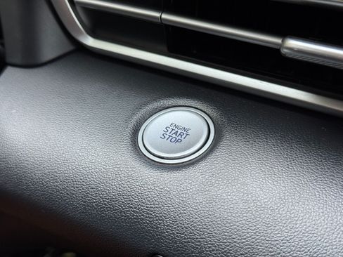 Used 2021 Hyundai Elantra SEL FWD image 21