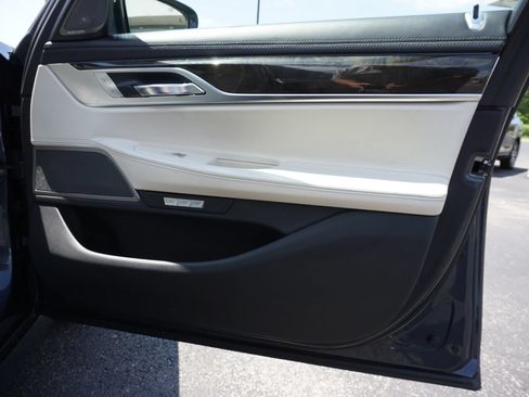 Used 2016 BMW 740i RWD image 13