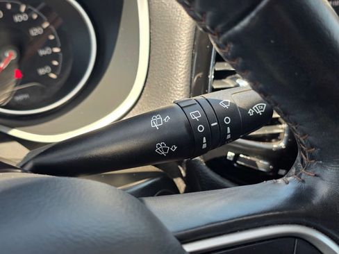 Used 2019 Jeep Compass Limited image 37