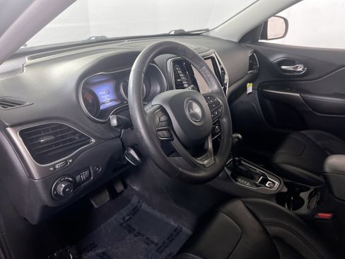 Used 2022 Jeep Cherokee Limited w/ Mopar Interior Package image 9