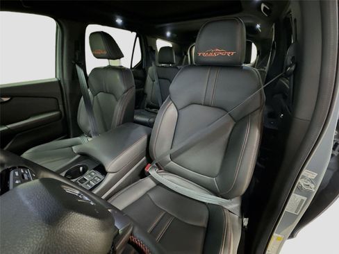 Used 2025 Honda Pilot TrailSport image 20