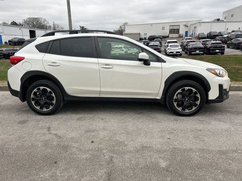 Used 2022 Subaru Crosstrek 2.0i Premium w/ Moonroof Package image 4