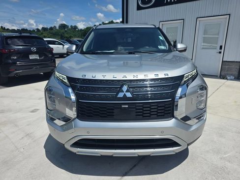Used 2022 Mitsubishi Outlander SE AWD/4WD image 2